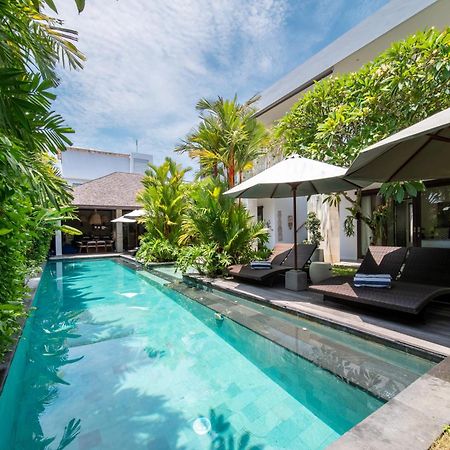 Villa Nikaia By Villa Finder Seminyak Buitenkant foto