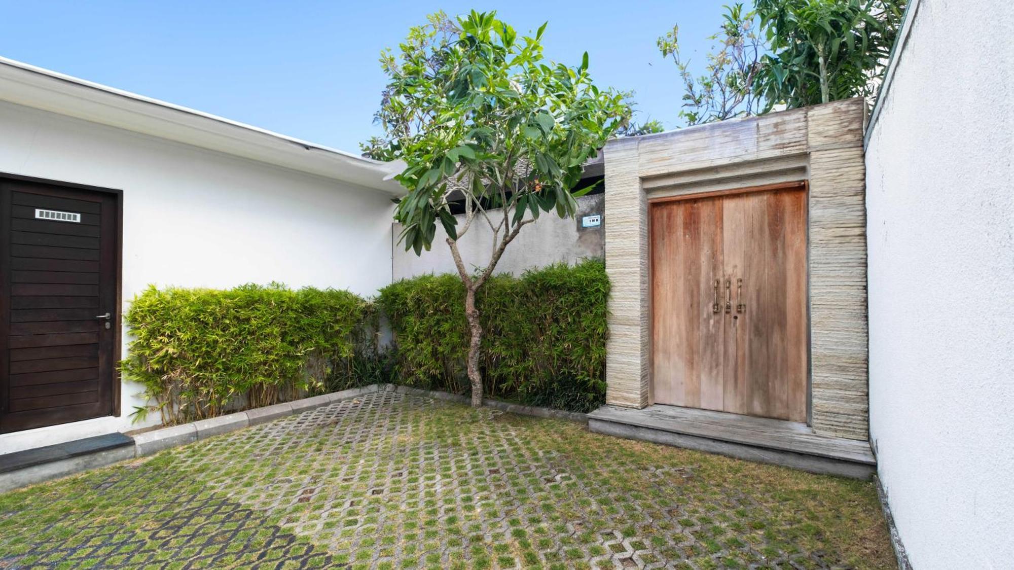 Villa Nikaia By Villa Finder Seminyak Buitenkant foto